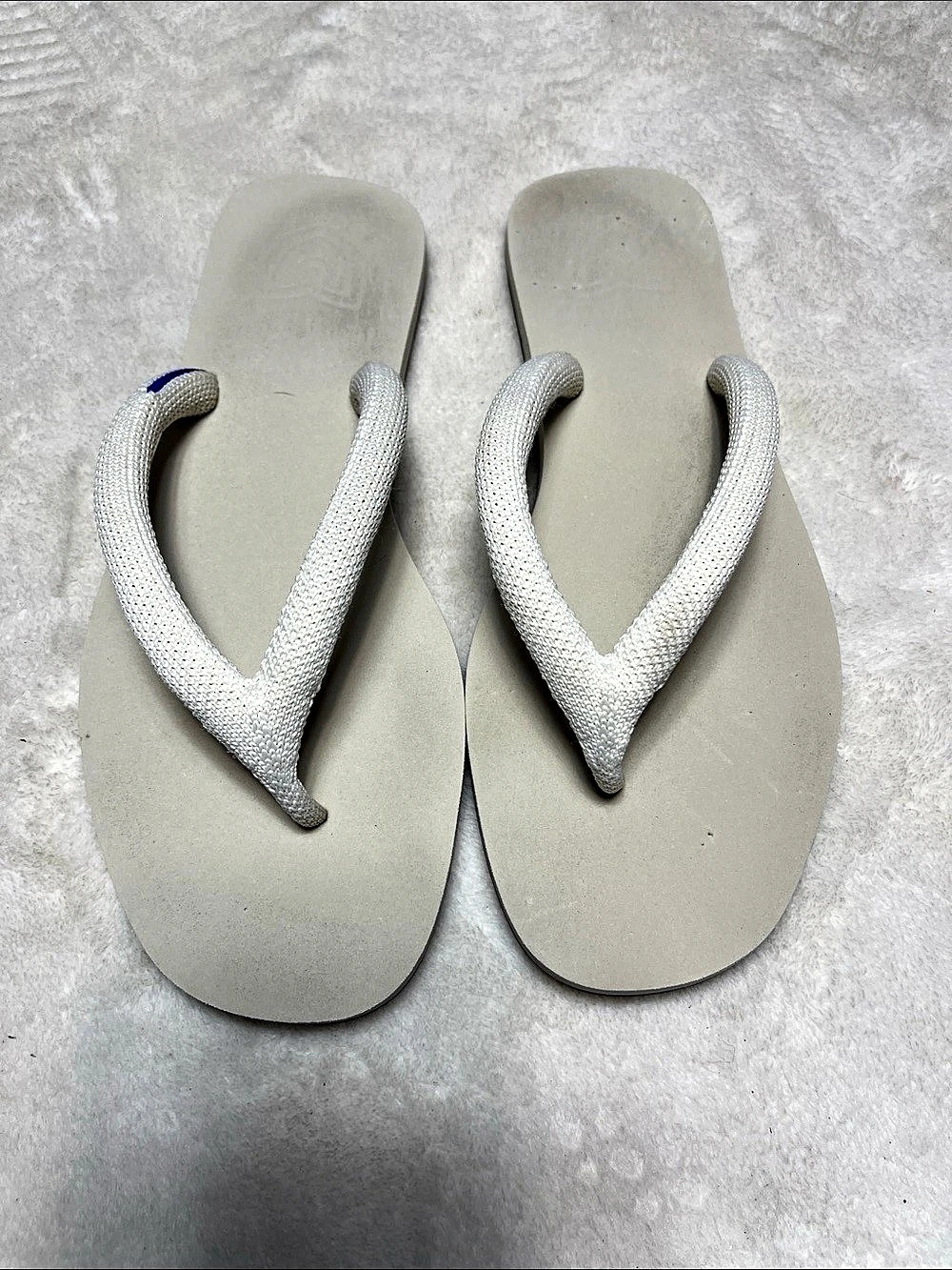 Rothyโs Flip Flop Sandals in White Size 7